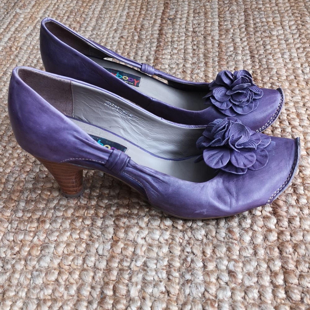 Everybody by BZ Moda purple leather pumps